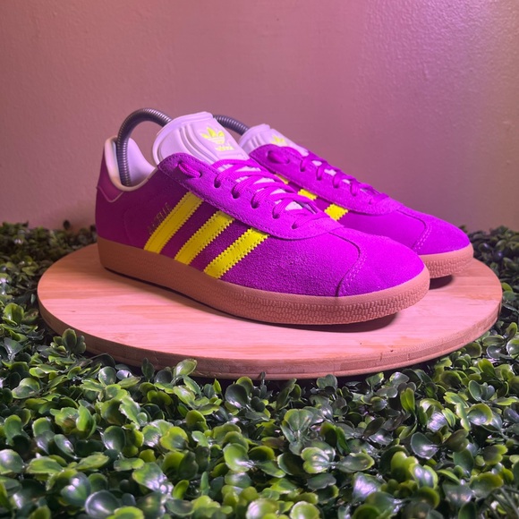 adidas Shoes - 🔥 ADIDAS GAZELLE LOW TOP PURPLE SOLAR YELLOW WOMENS SNEAKERS SIZE 7.5